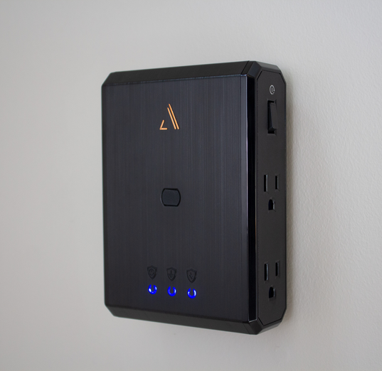 Austere III Series Power 4-Outlet With Omniport USB - Black - Austere III Series Power 4-Outlet With Omniport USB - Front