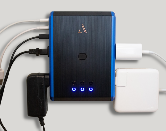 Austere V Series Power 4-Outlet With Omniport USB & 20W USB-C PD Port - Black - Austere V Series Power 4-Outlet With Omniport USB & 20W USB-C PD Port - Detailshot 3