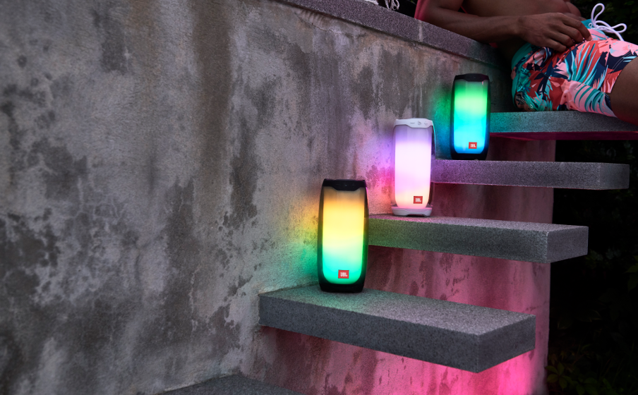JBL Pulse 4 JBL Pulse 4 Stairs 904x560px - JBL Pulse 4