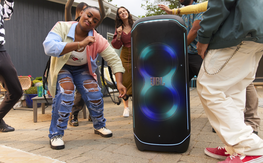 JBL PartyBox Ultimate | Massive party speaker with powerful sound